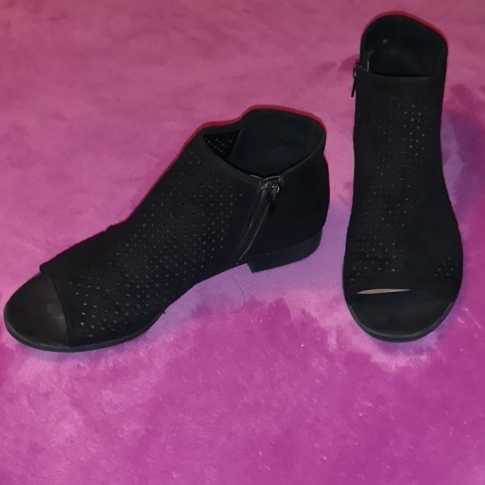 Open toe ankle bootie
